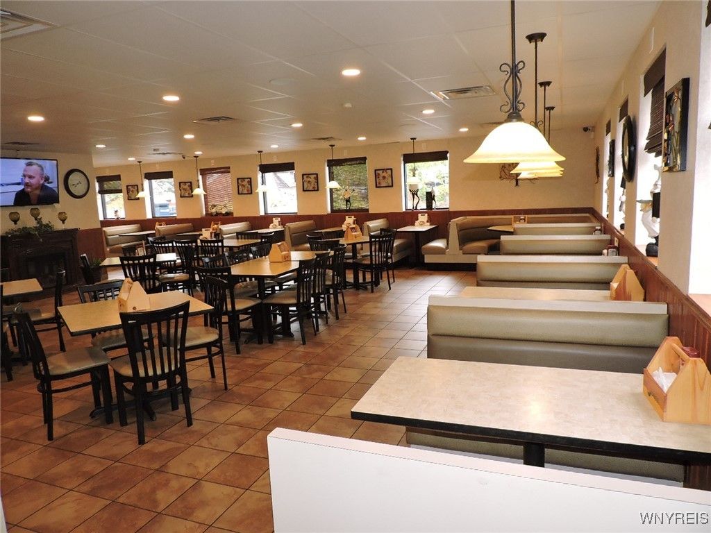 Dining room, Interior, Pendant Lights, Recessed Lighting