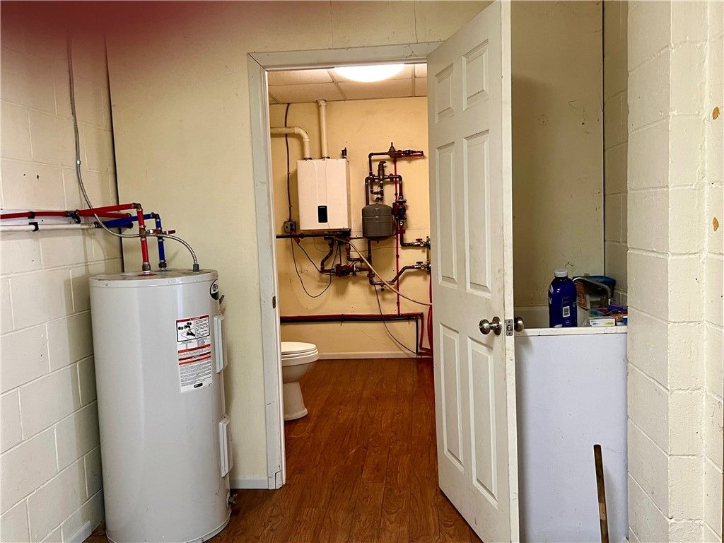 Bathroom, Interior, Wood Texture Flooring