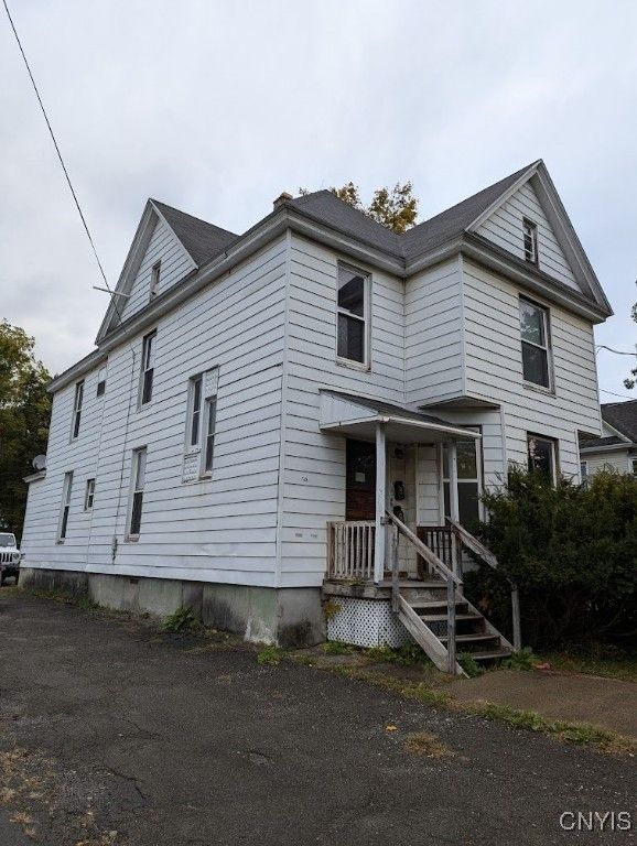 Exterior, Facade, Queen Anne Victorian