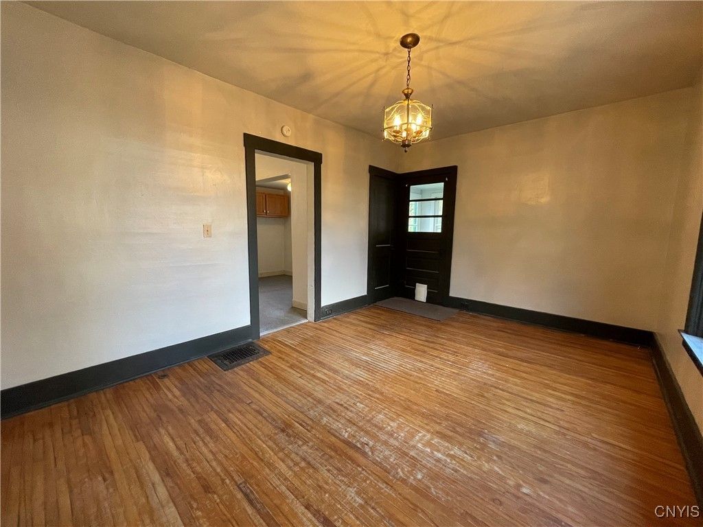 Empty room, Interior, Pendant Lights, Wood Texture Flooring