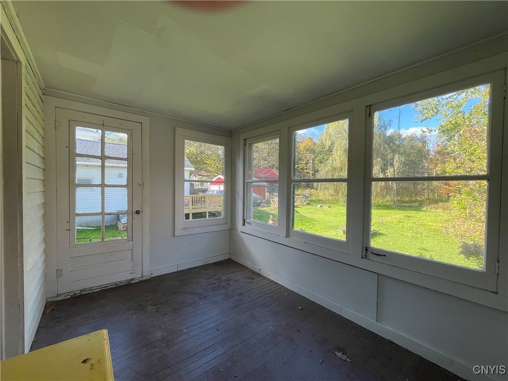 Empty room, Interior, Sun Room, Wood Texture Flooring