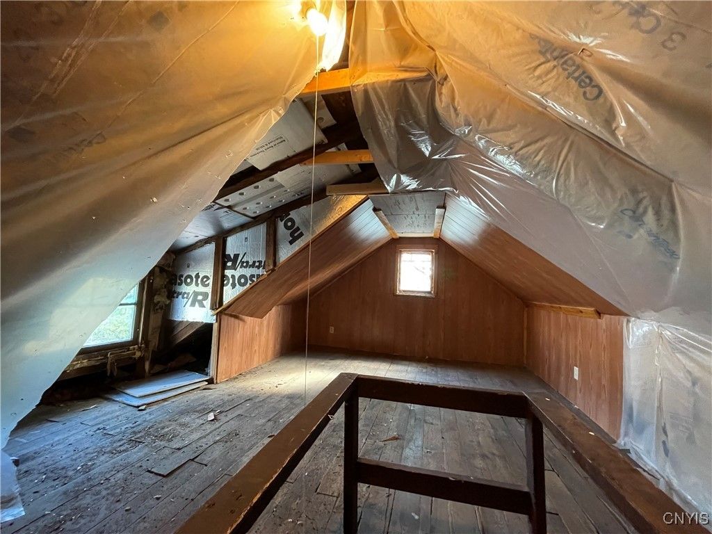 Empty room, Interior, Wooden Ceilings, Wooden Walls