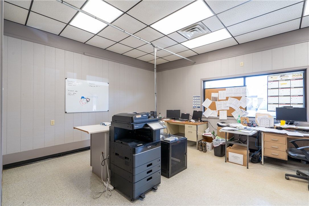 Home Office, Interior