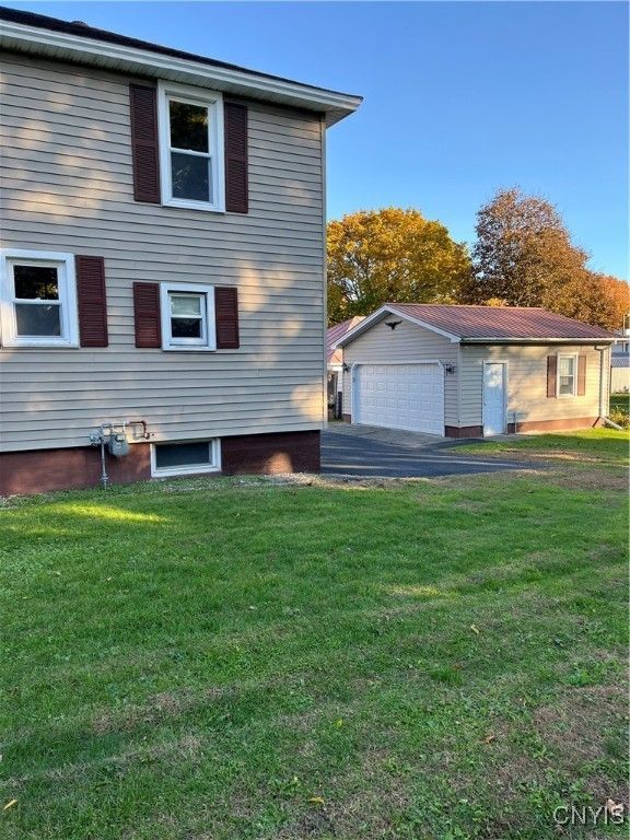 Backyard, Detached Garage, Exterior