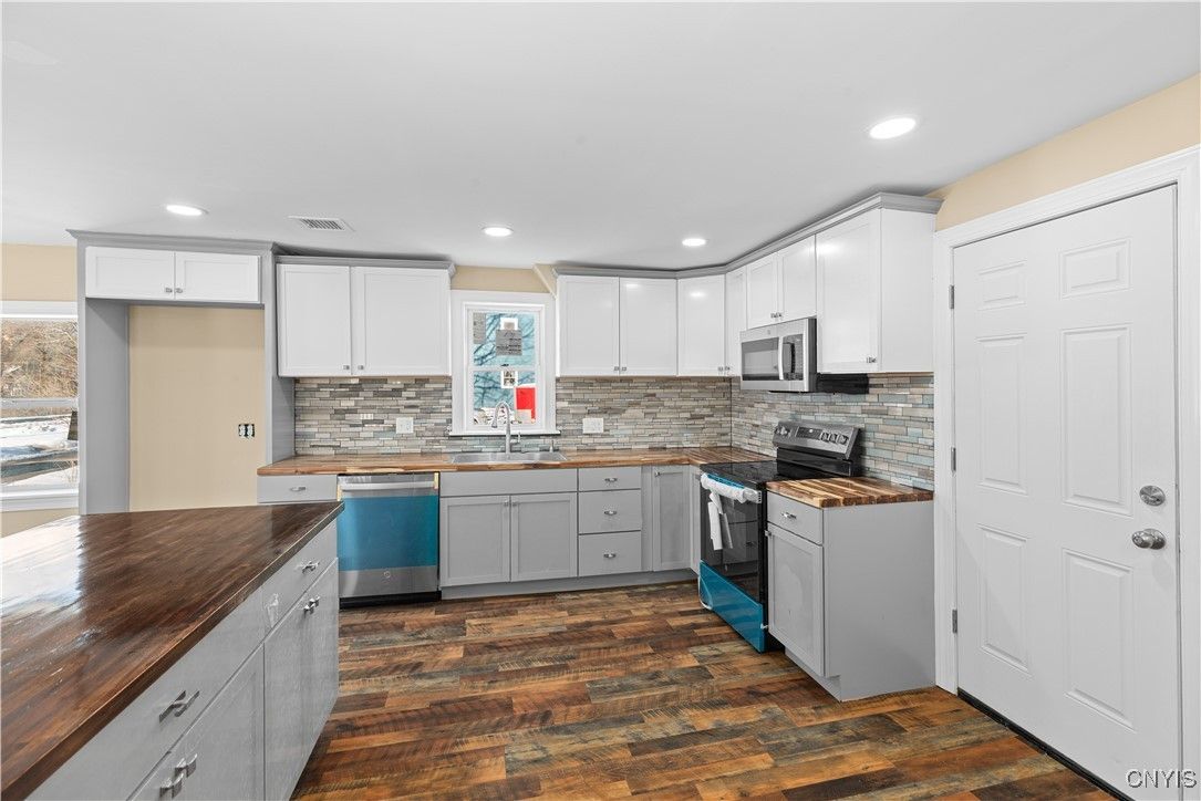 Interior, Kitchen, Recessed Lighting, Wood Texture Flooring