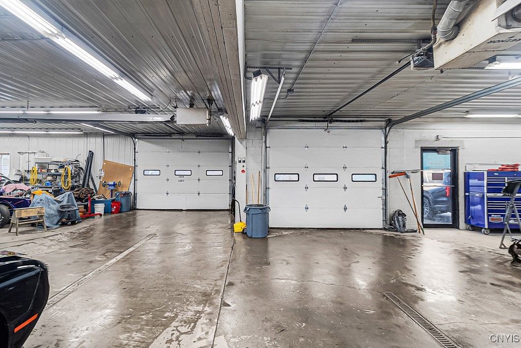 Garage, Interior