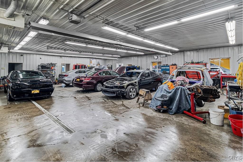 Garage, Interior