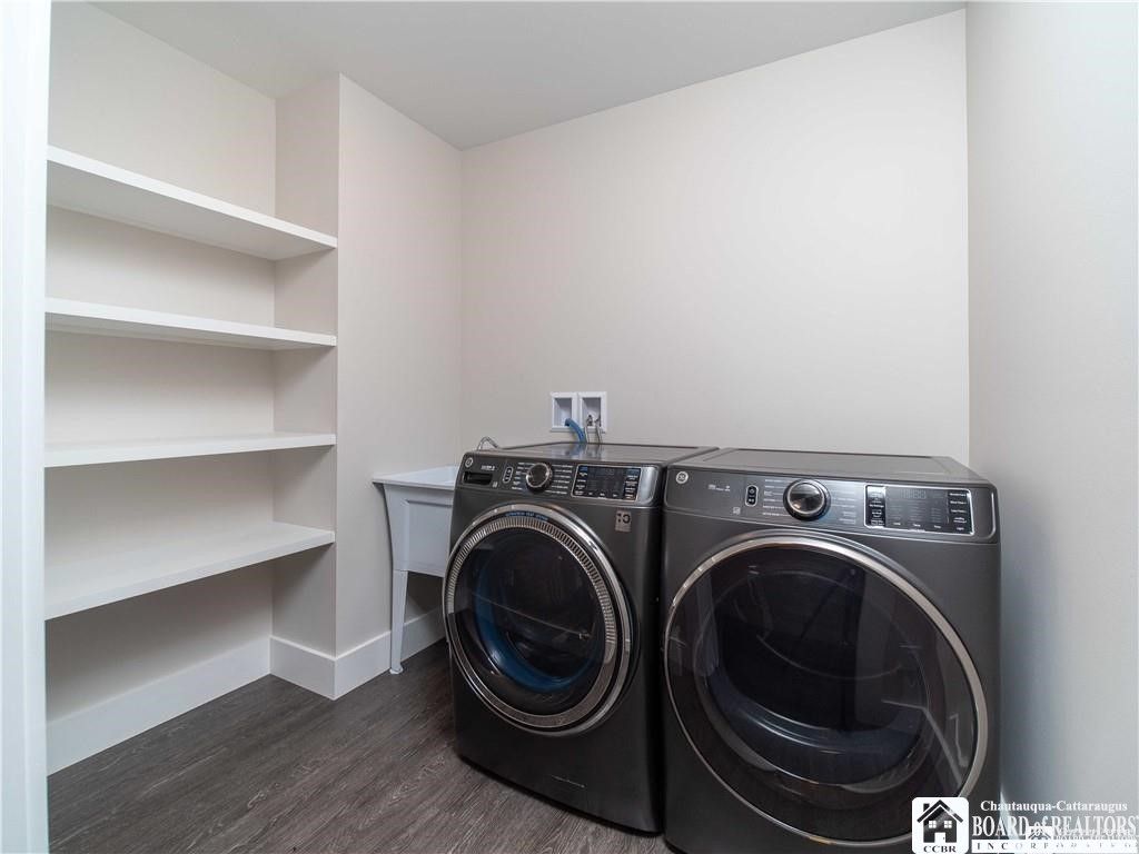 Interior, Washer, Wood Texture Flooring