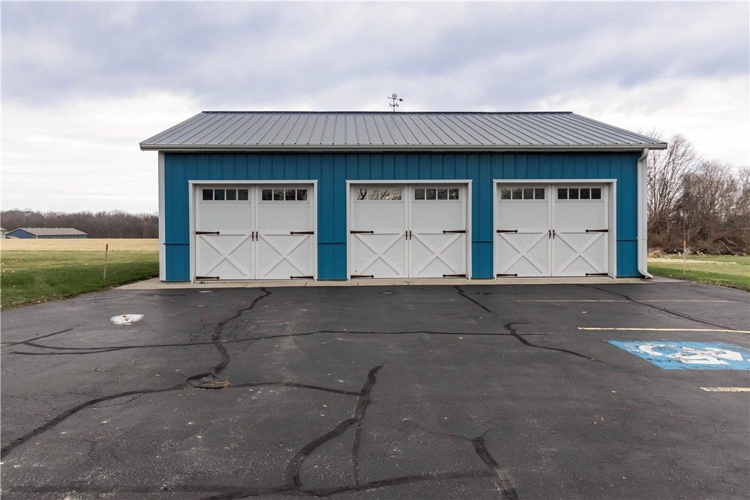 Detached Garage, Exterior