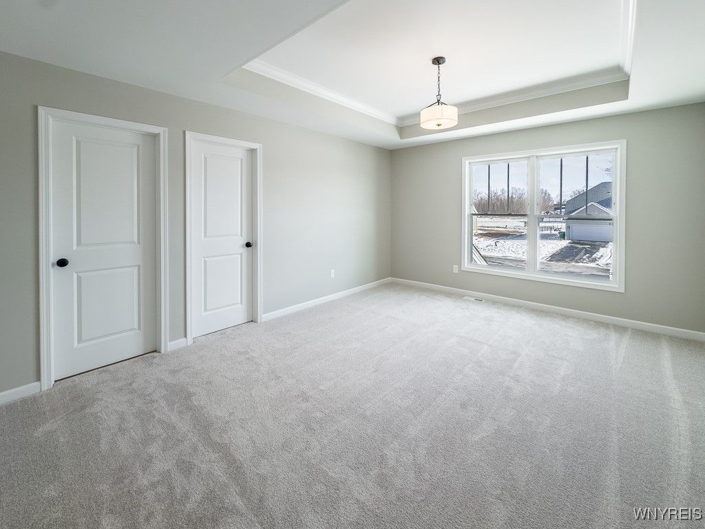 Empty room, Interior, Pendant Lights