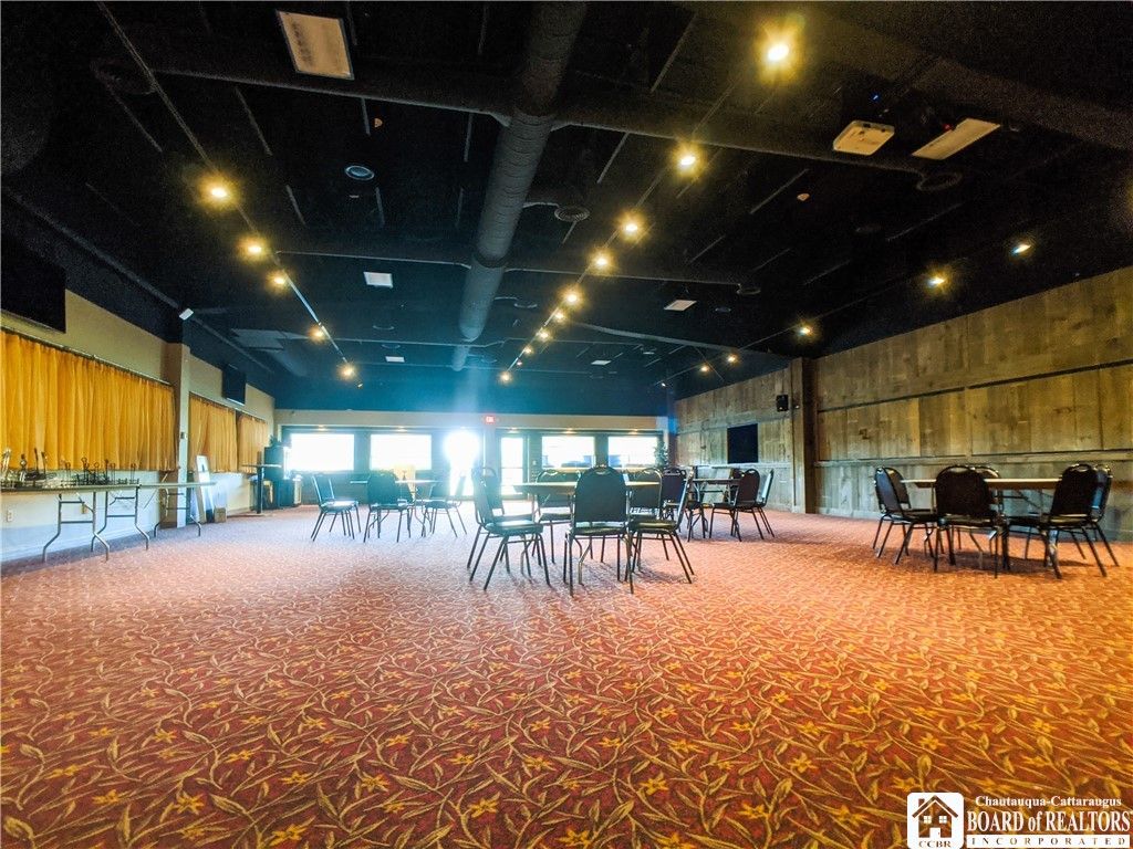 Dining room, Interior, Recessed Lighting