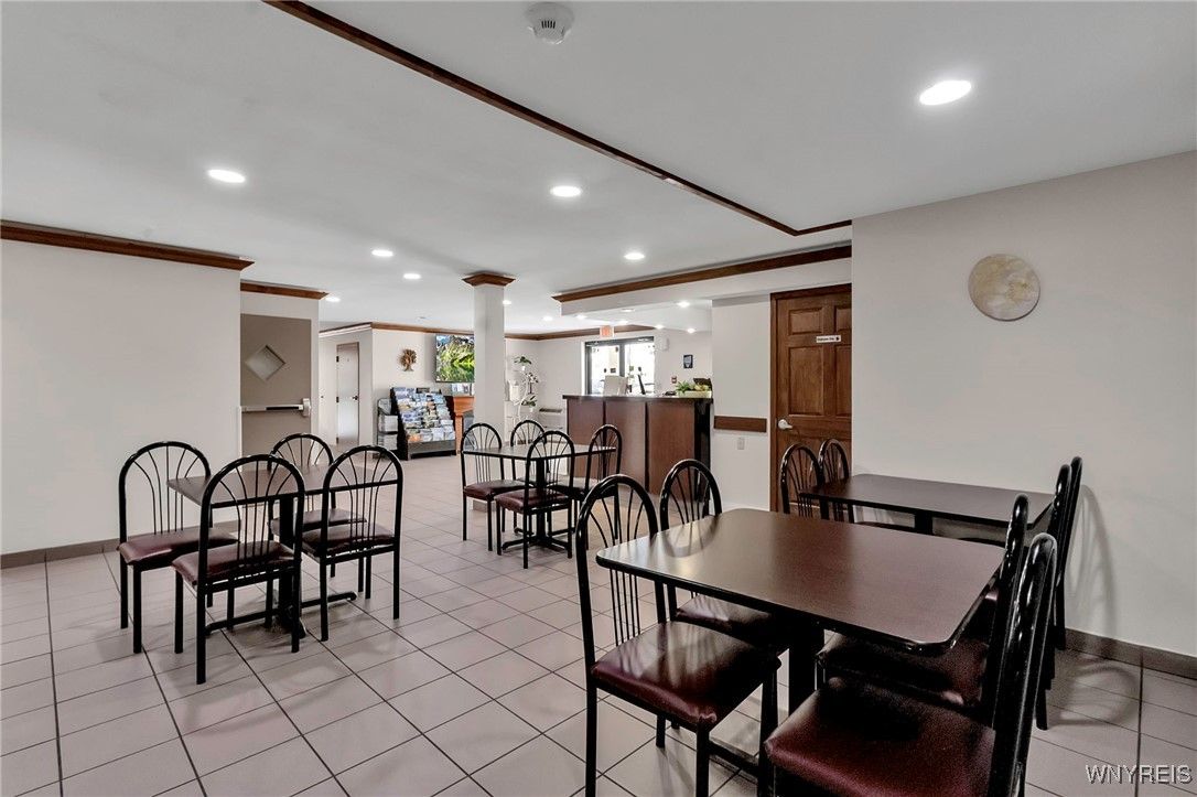 Dining room, Interior, Recessed Lighting