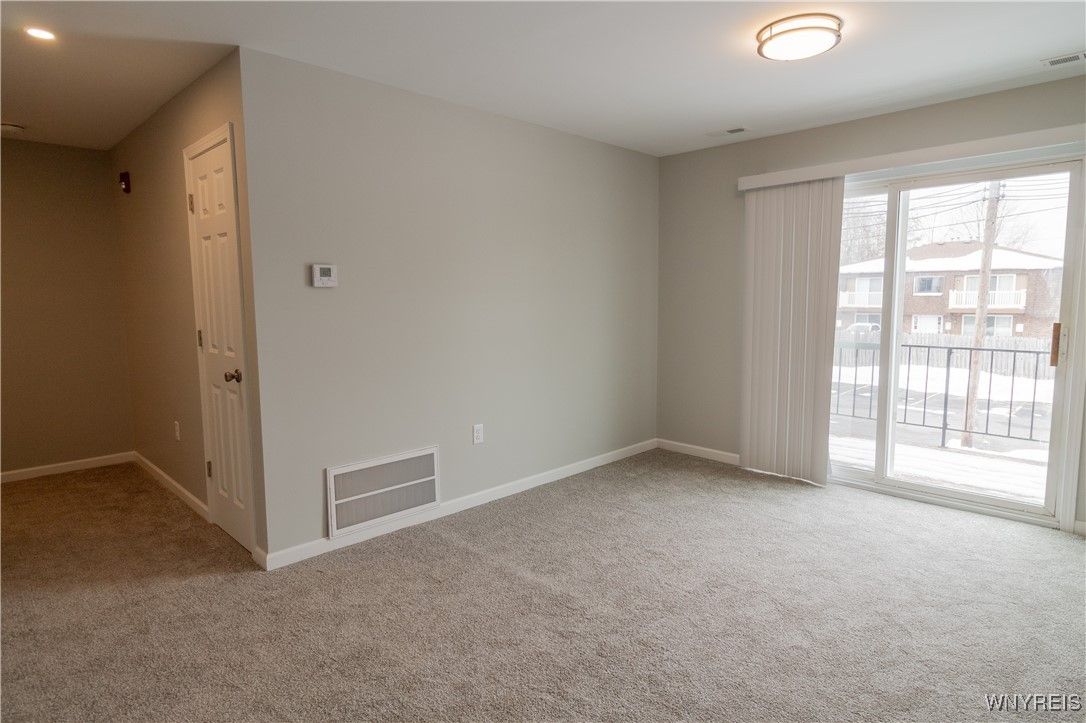 Empty room, Interior, Recessed Lighting