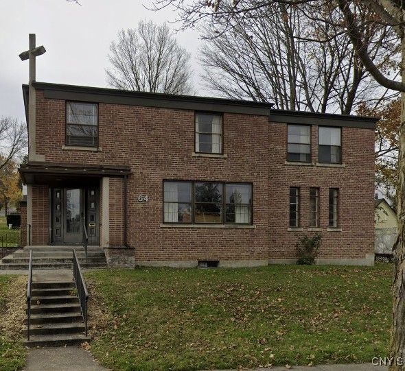 Exterior, Facade, Brick Facade, Georgian