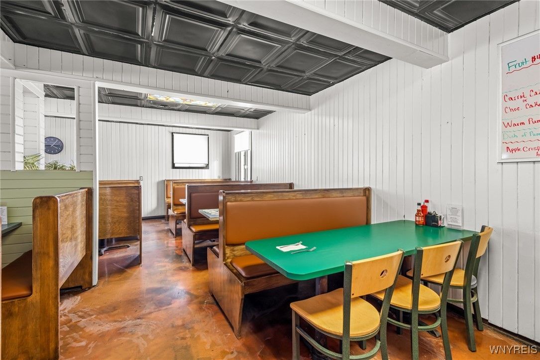 Billiard Table, Game Room, Interior