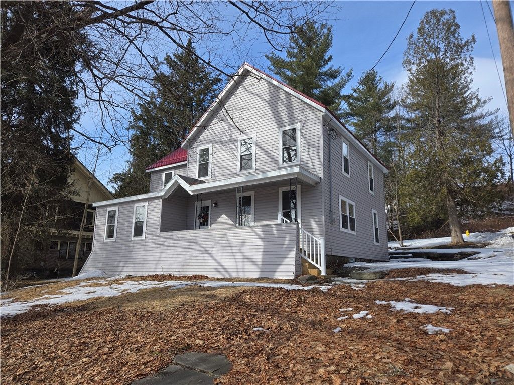 Exterior, Facade, Farmhouse