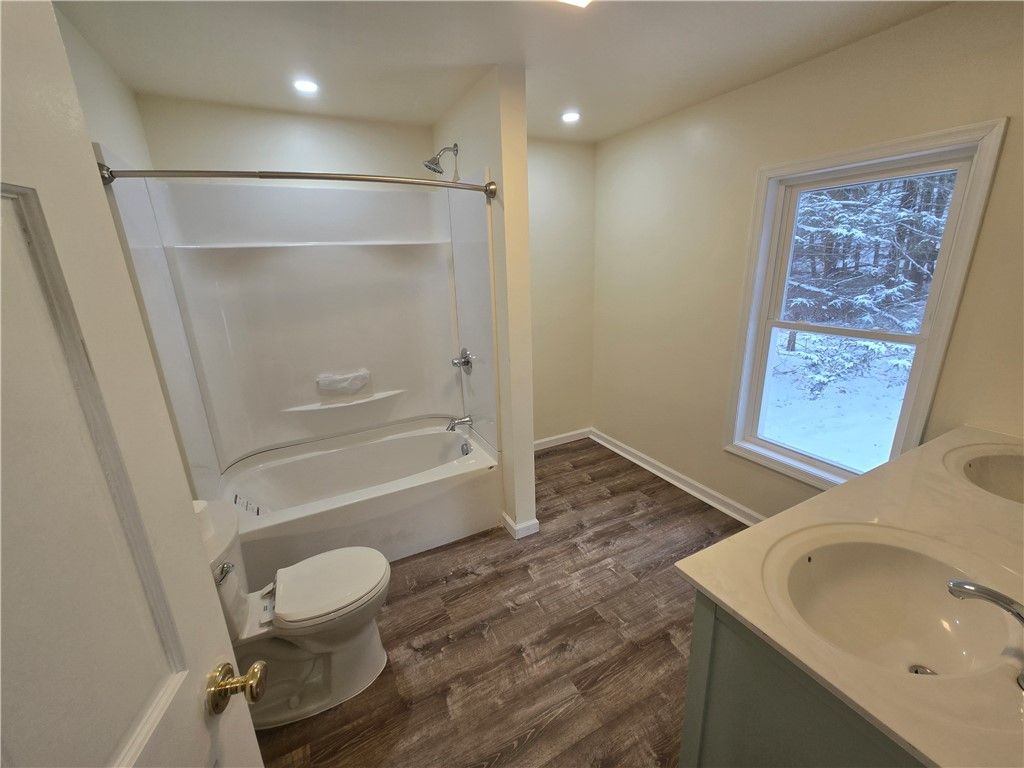 Bathroom, Interior, Recessed Lighting, Wood Texture Flooring