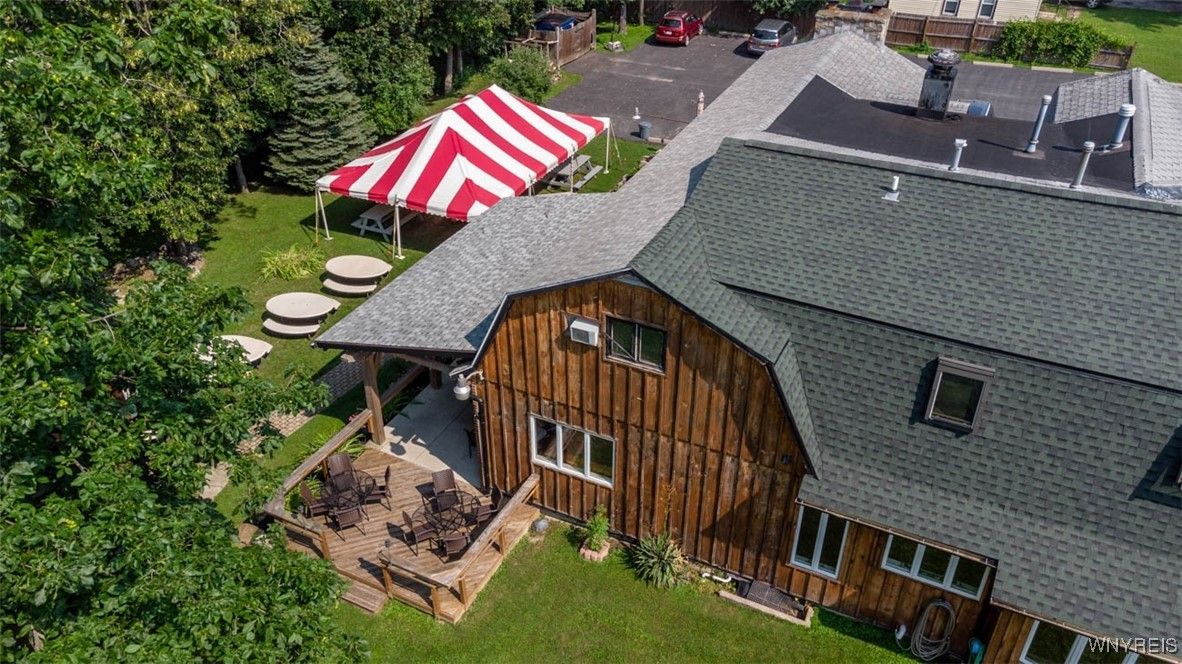 Exterior, Drone