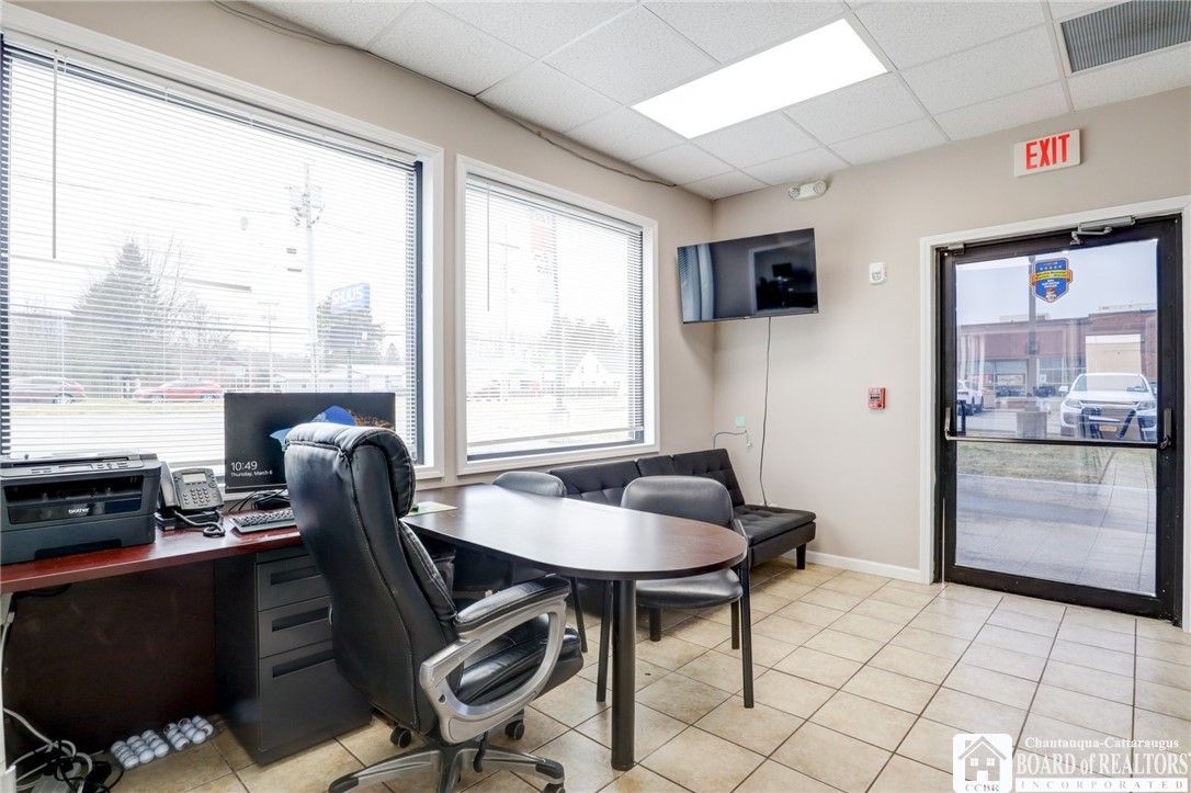 Home Office, Interior
