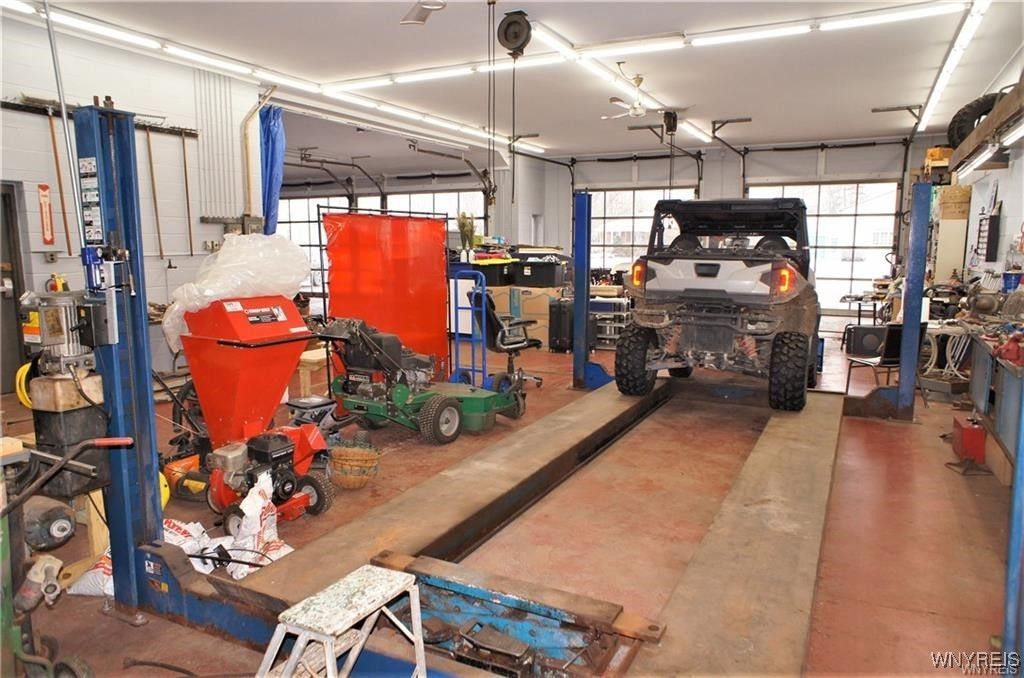 Garage, Interior