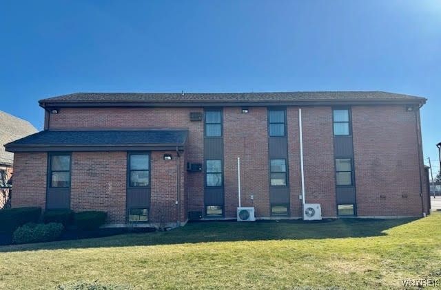Exterior, Facade, Brick Facade, Georgian