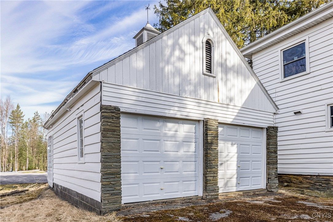 Detached Garage, Exterior