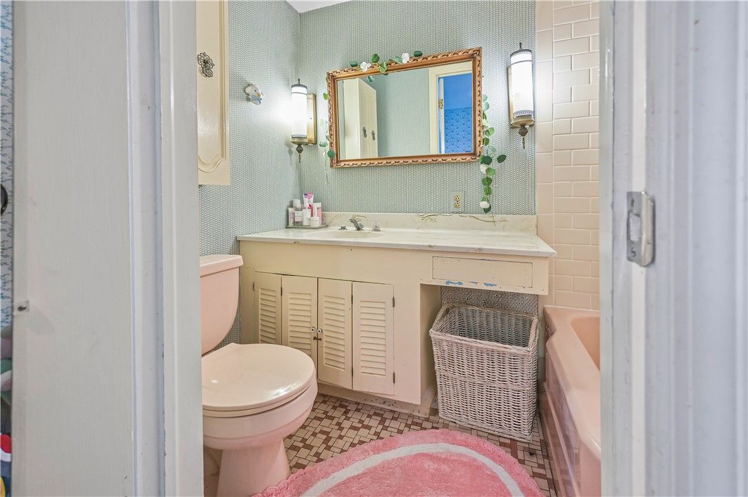 Bathroom, Interior