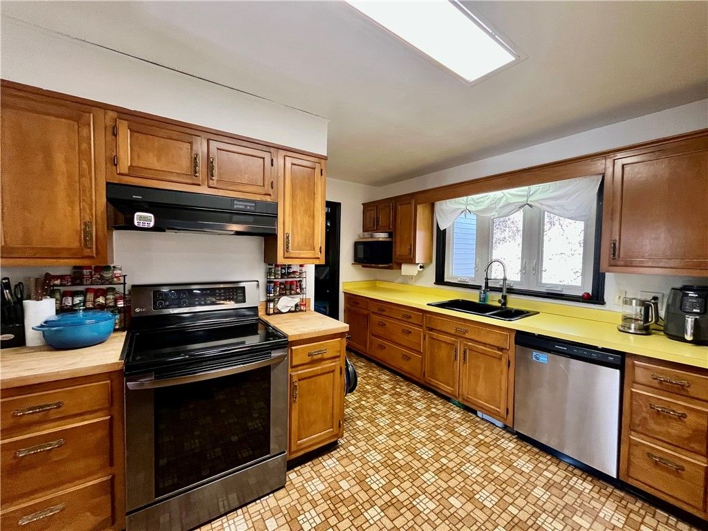 Interior, Kitchen, Stainless Steel Appliances
