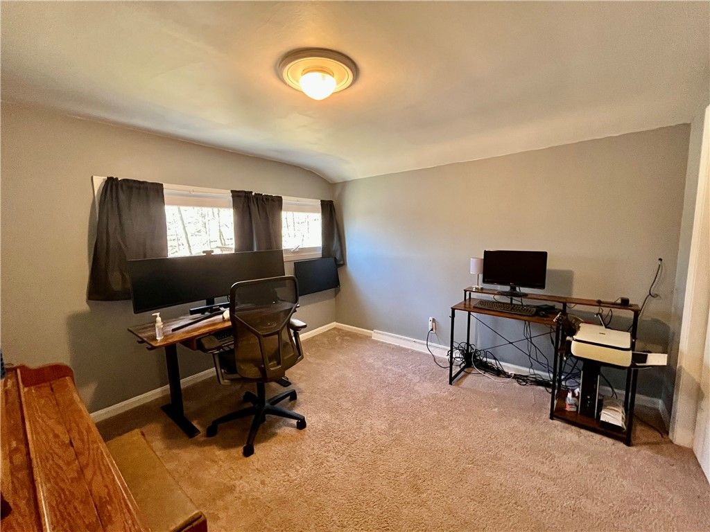 Home Office, Interior