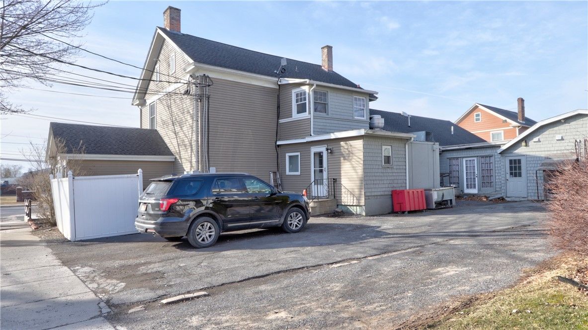 Detached Garage, Exterior
