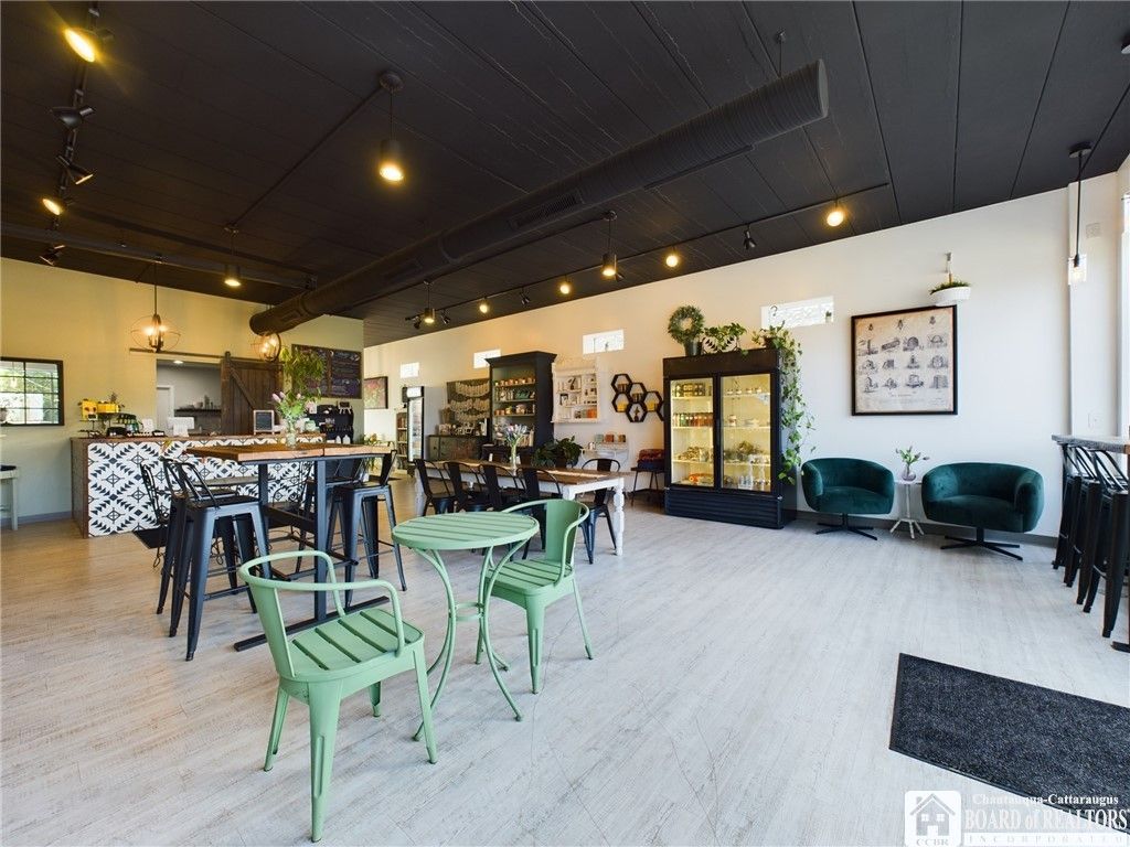 Dining room, Interior, Kitchen, Pendant Lights, Recessed Lighting, Wood Texture Flooring