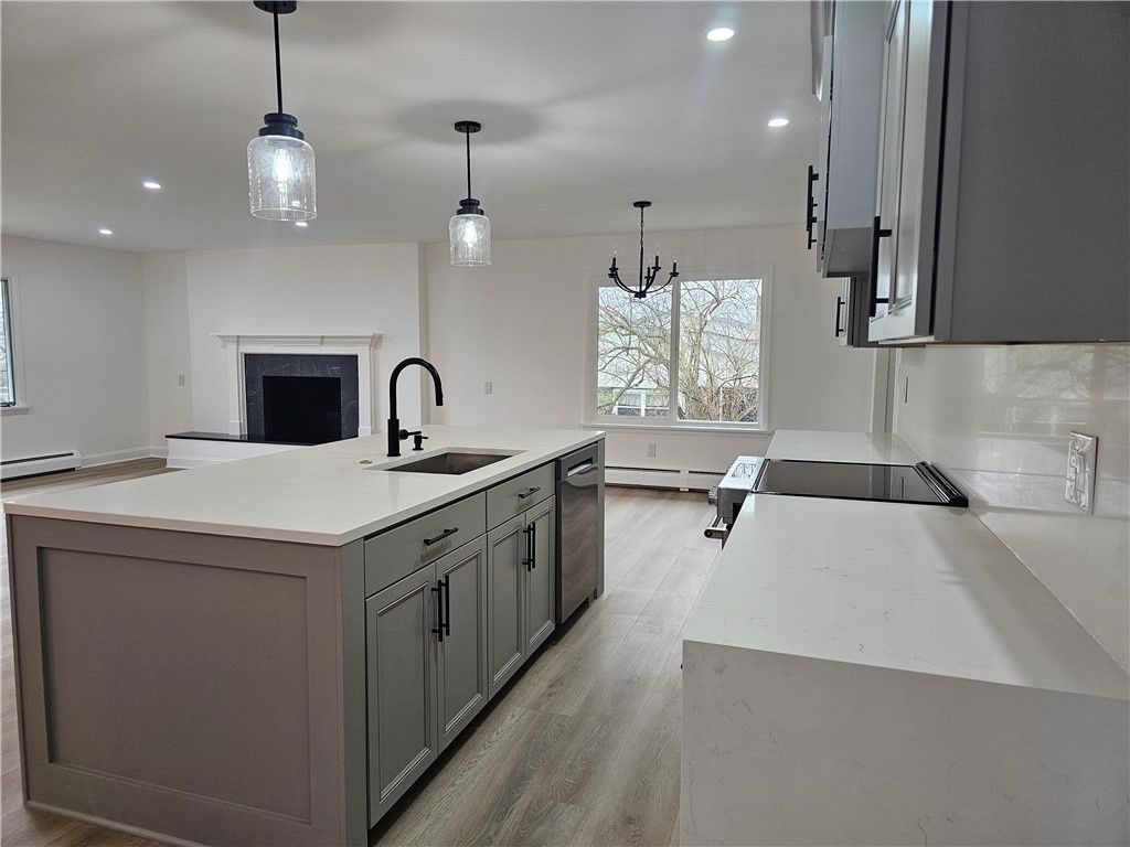 Fireplace, Interior, Kitchen, Pendant Lights, Recessed Lighting, Wood Texture Flooring