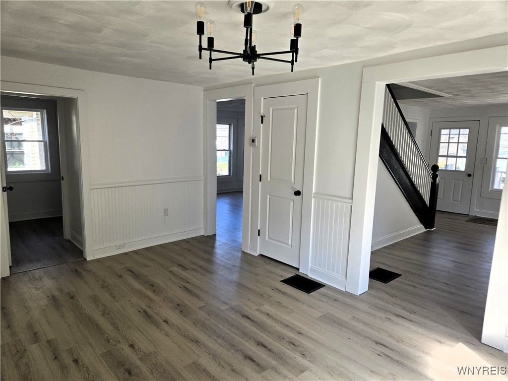 Chandelier, Empty room, Interior, Pendant Lights, Wood Texture Flooring