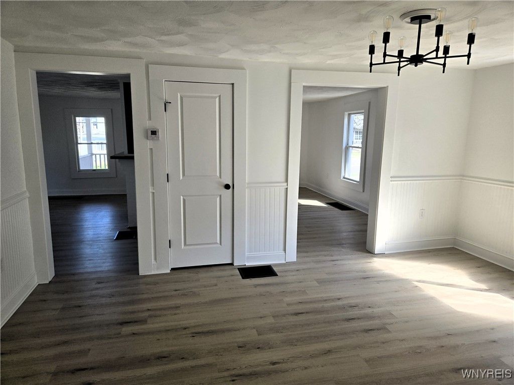 Empty room, Interior, Pendant Lights, Wood Texture Flooring