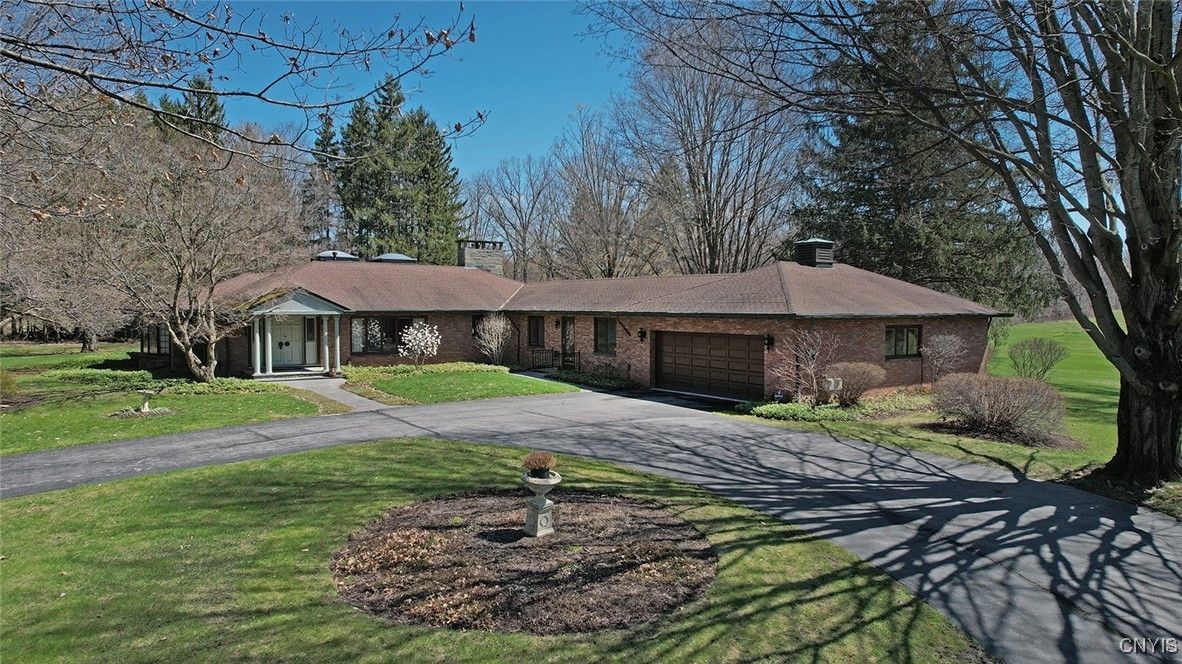 Attached, Backyard, Exterior, Facade, Brick Facade, Ranch
