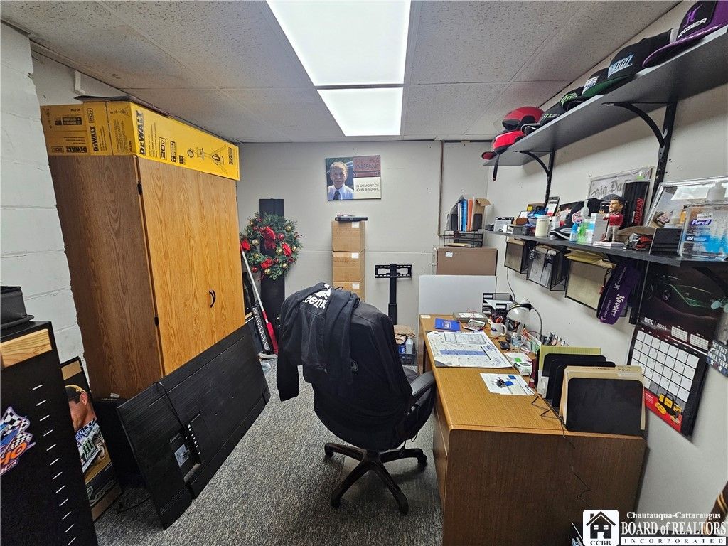 Home Office, Interior