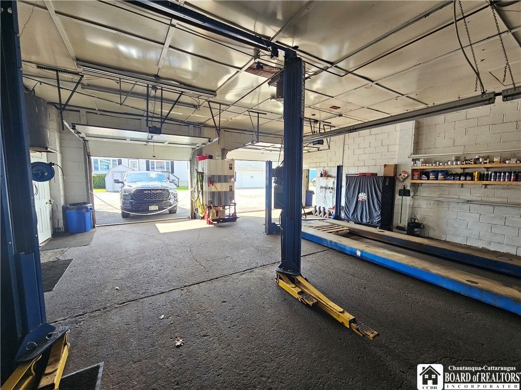 Garage, Interior, Stone Walls
