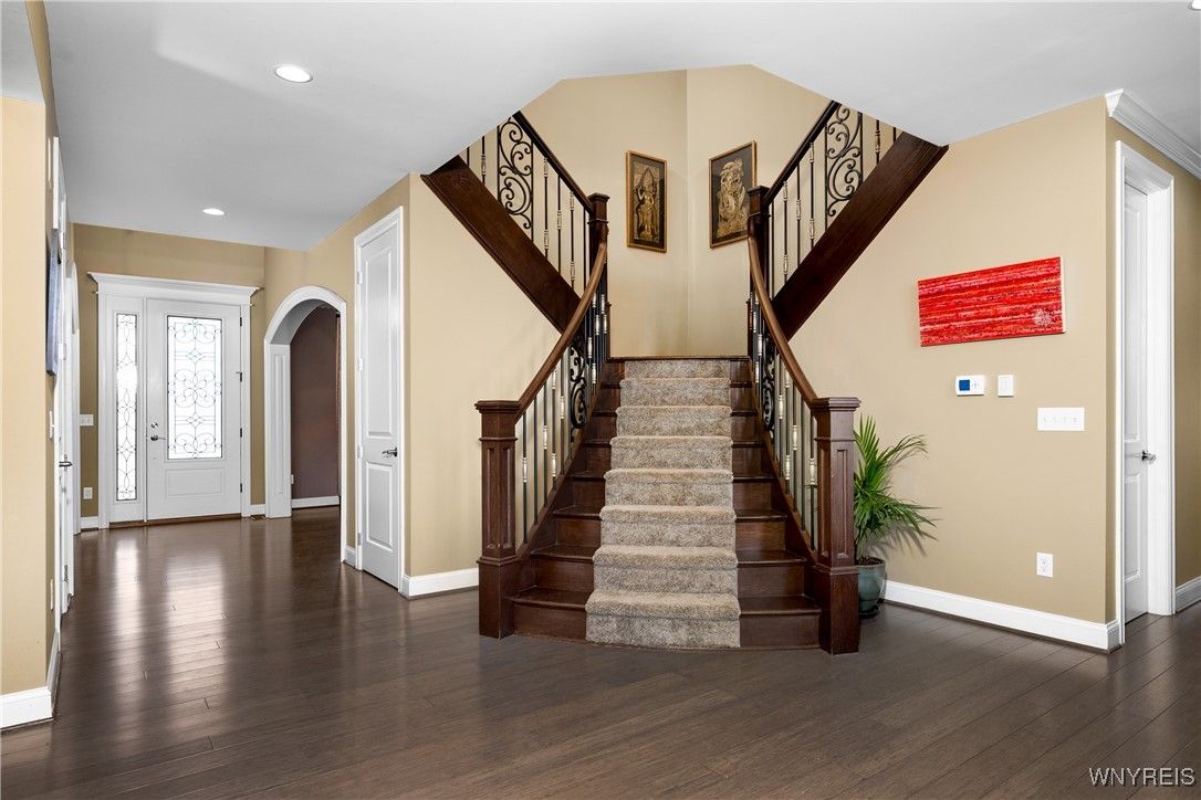 Interior, Recessed Lighting, Wood Texture Flooring
