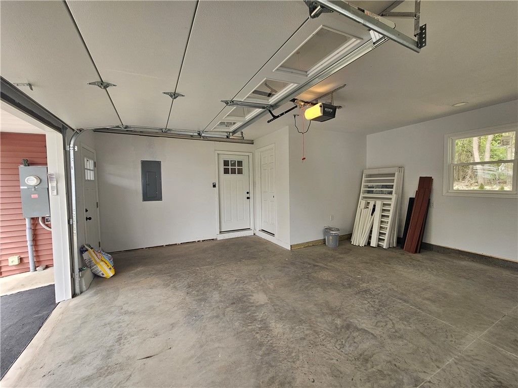 Garage, Interior