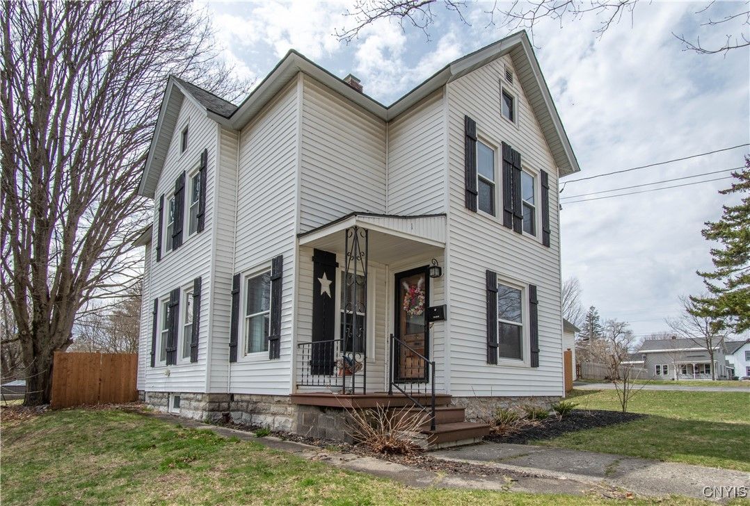 Exterior, Facade, Farmhouse