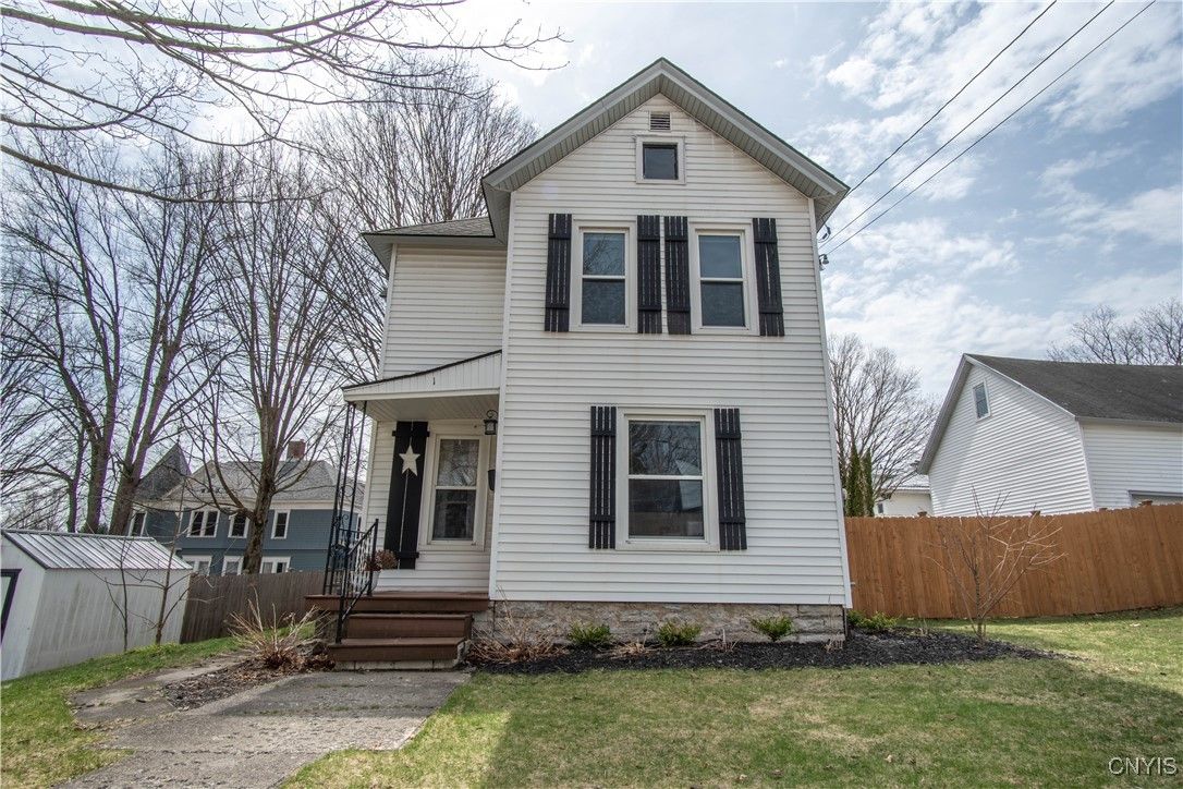Exterior, Facade, Queen Anne Victorian