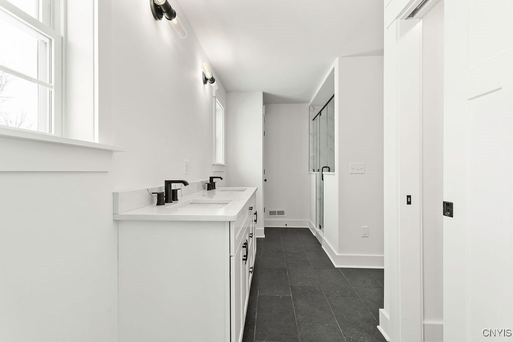 Bathroom, Dual Sink Vanities, Interior
