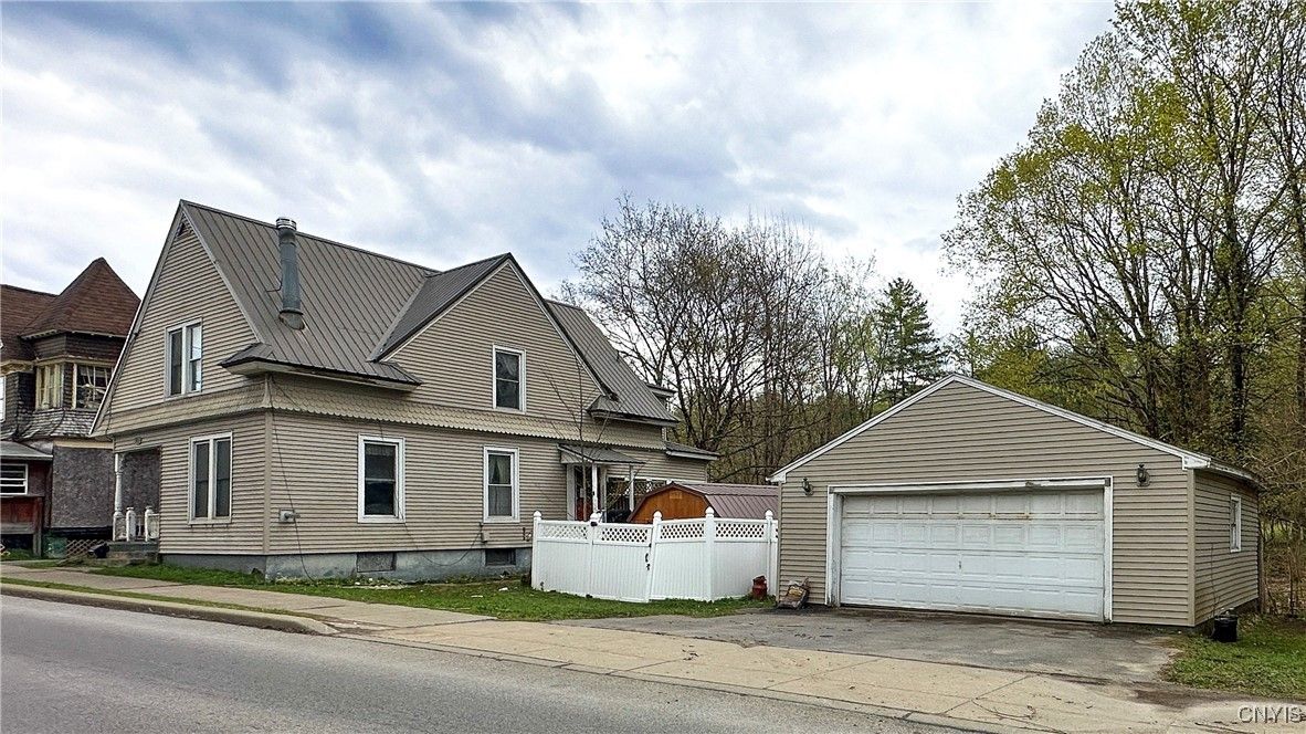 Attached, Detached Garage, Exterior, Facade, Cape Cod