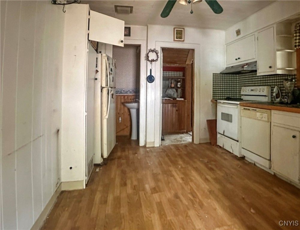 Interior, Kitchen, Wood Texture Flooring