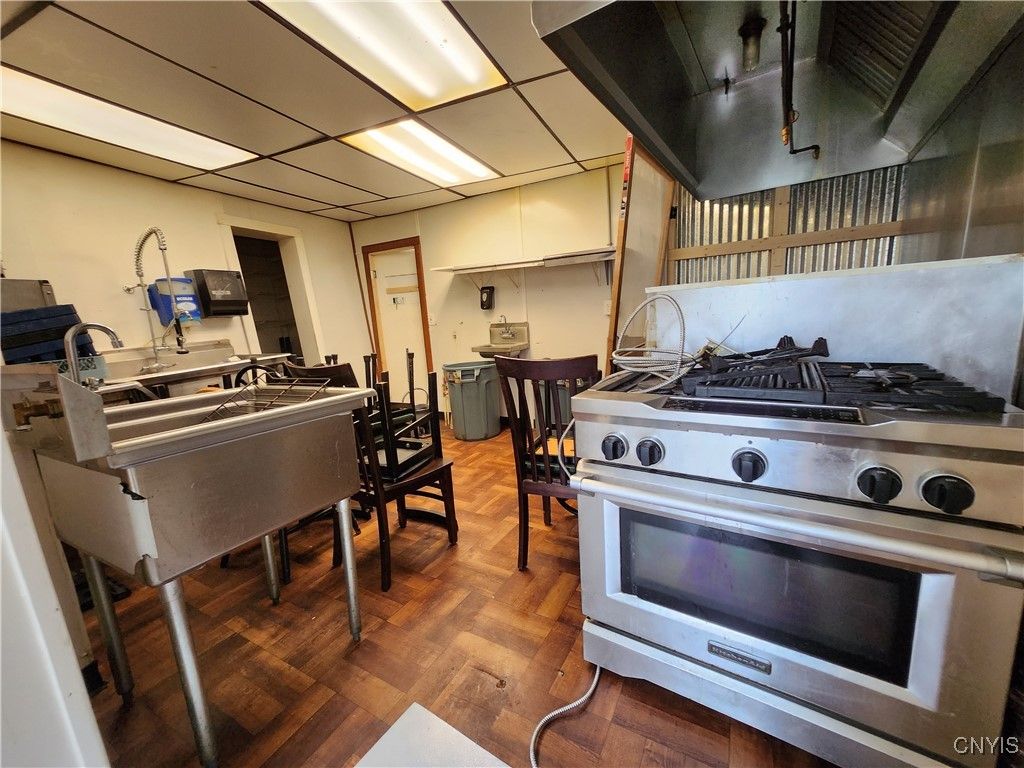Dining room, Interior, Kitchen, Stainless Steel Appliances, Wood Texture Flooring