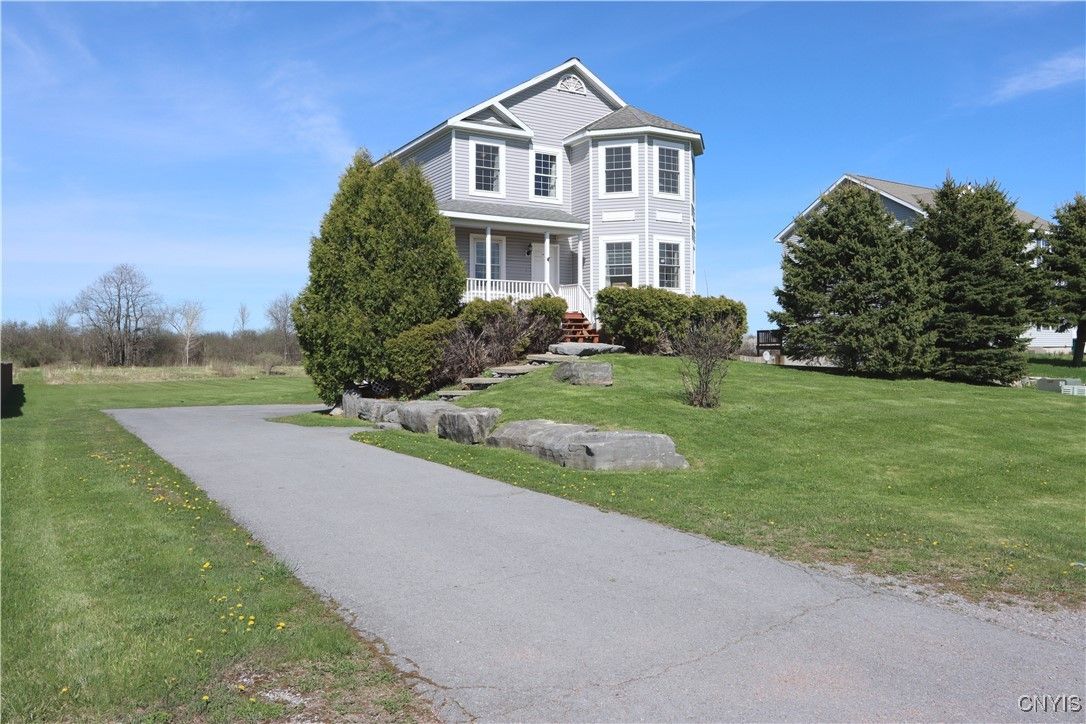 Backyard, Exterior, Facade, Queen Anne Victorian
