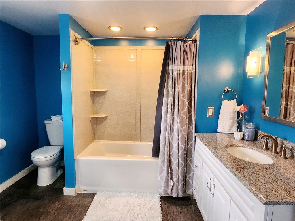 Bathroom, Interior, Recessed Lighting, Wood Texture Flooring