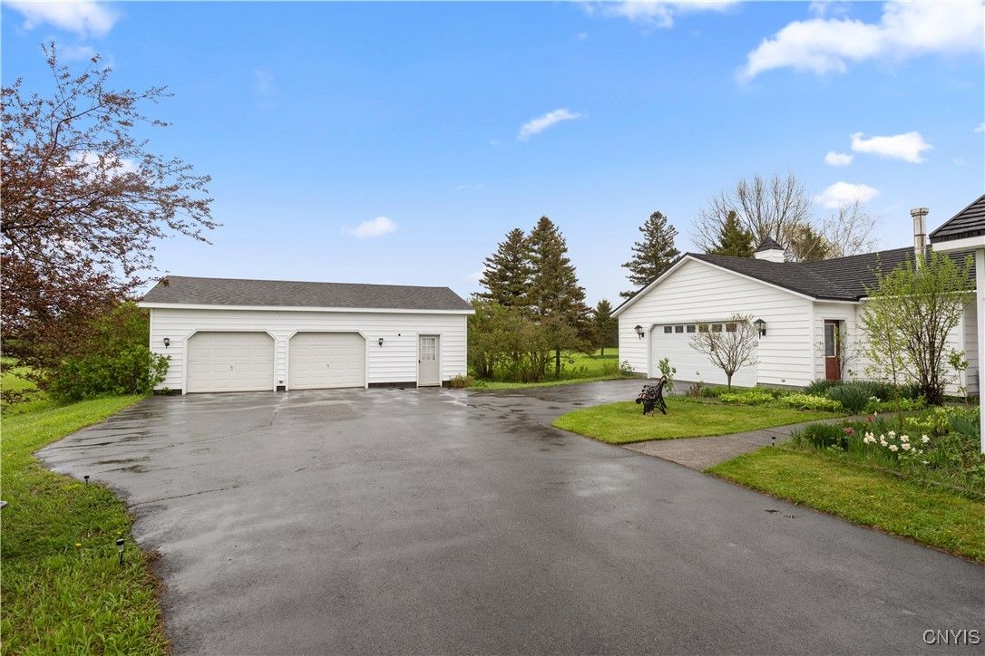Detached Garage, Exterior