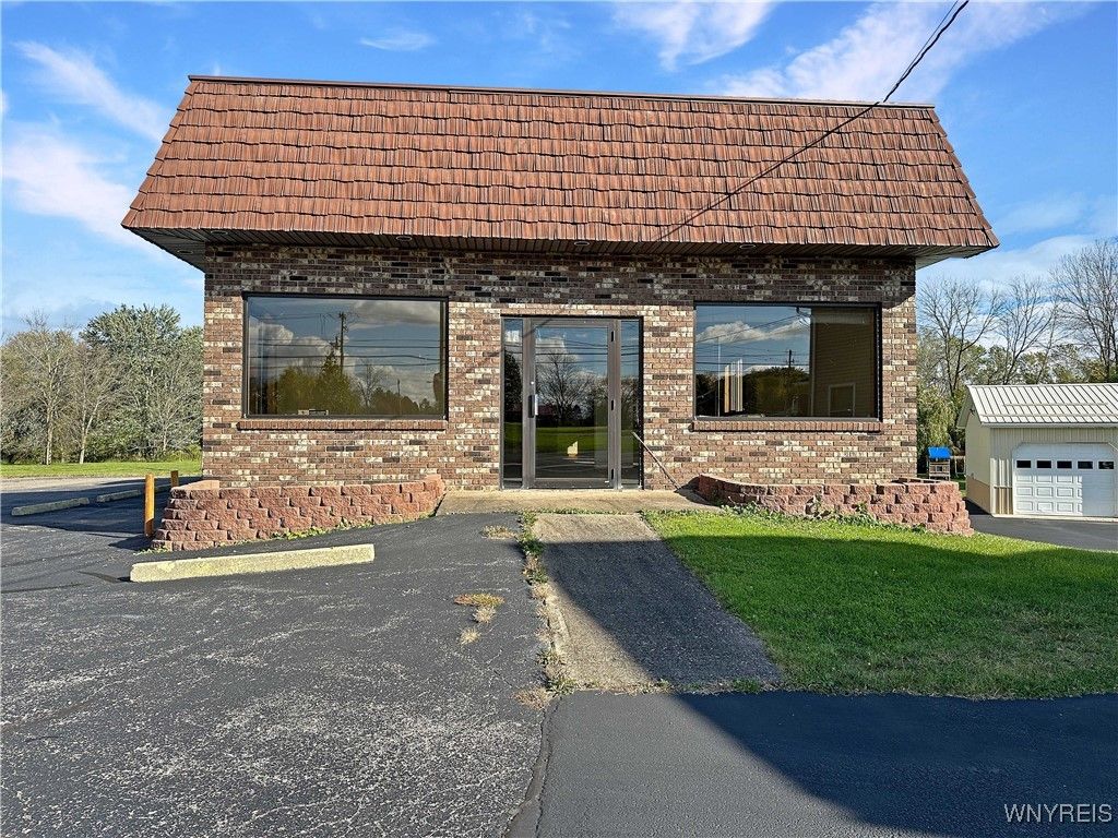Detached Garage, Exterior, Facade, Brick Facade, Cape Cod