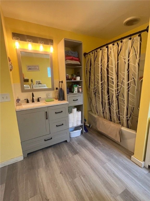 Bathroom, Interior, Wood Texture Flooring
